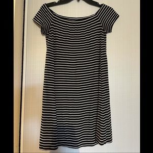 🌸3/$25🌸 Old Navy Striped Off the Shoulder Dress